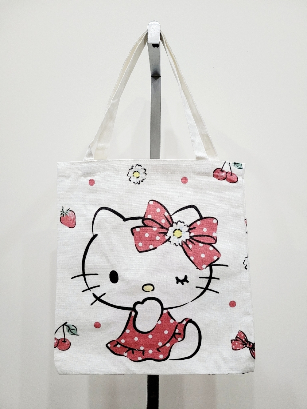 Brand New Hello Kitty Strawberry Totes Bag - Picture 2 of 6